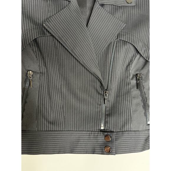 Bebe Women's Jacket Sz 6 Moto Cropped Pinstripe Bikercore Grunge Goth - Picture 6 of 16